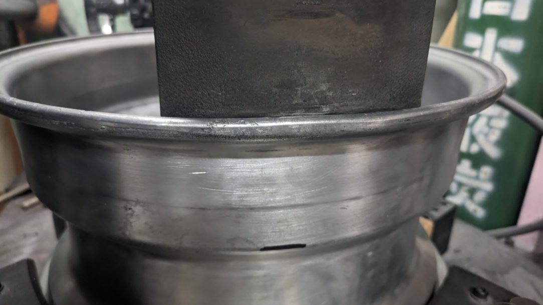 ホイール再生修理|株式会社シンボリ